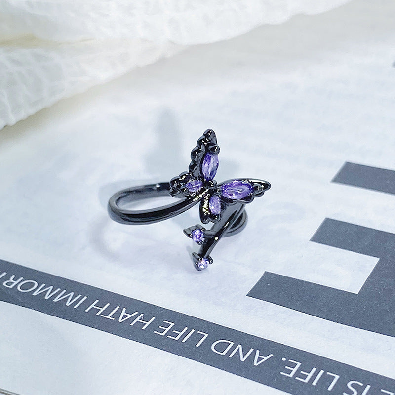 Dark-themed Heart-shaped Adjustable Ring
