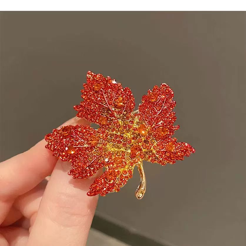 Light Luxury Full Diamond Maple Leaf Brooch High-end And Niche