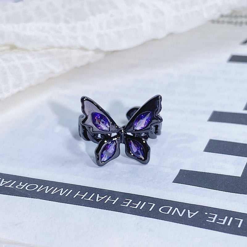 Dark-themed Heart-shaped Adjustable Ring