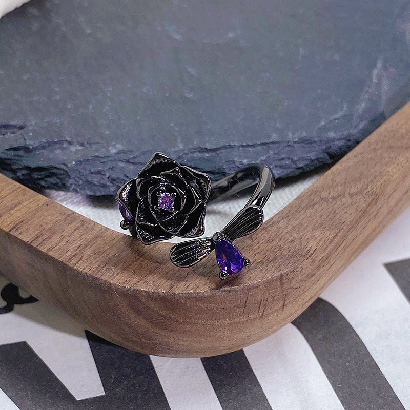 Dark-themed Heart-shaped Adjustable Ring