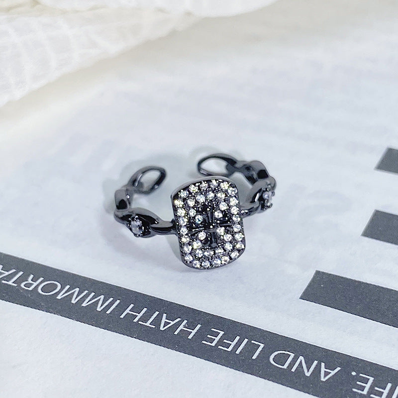 Dark-themed Heart-shaped Adjustable Ring