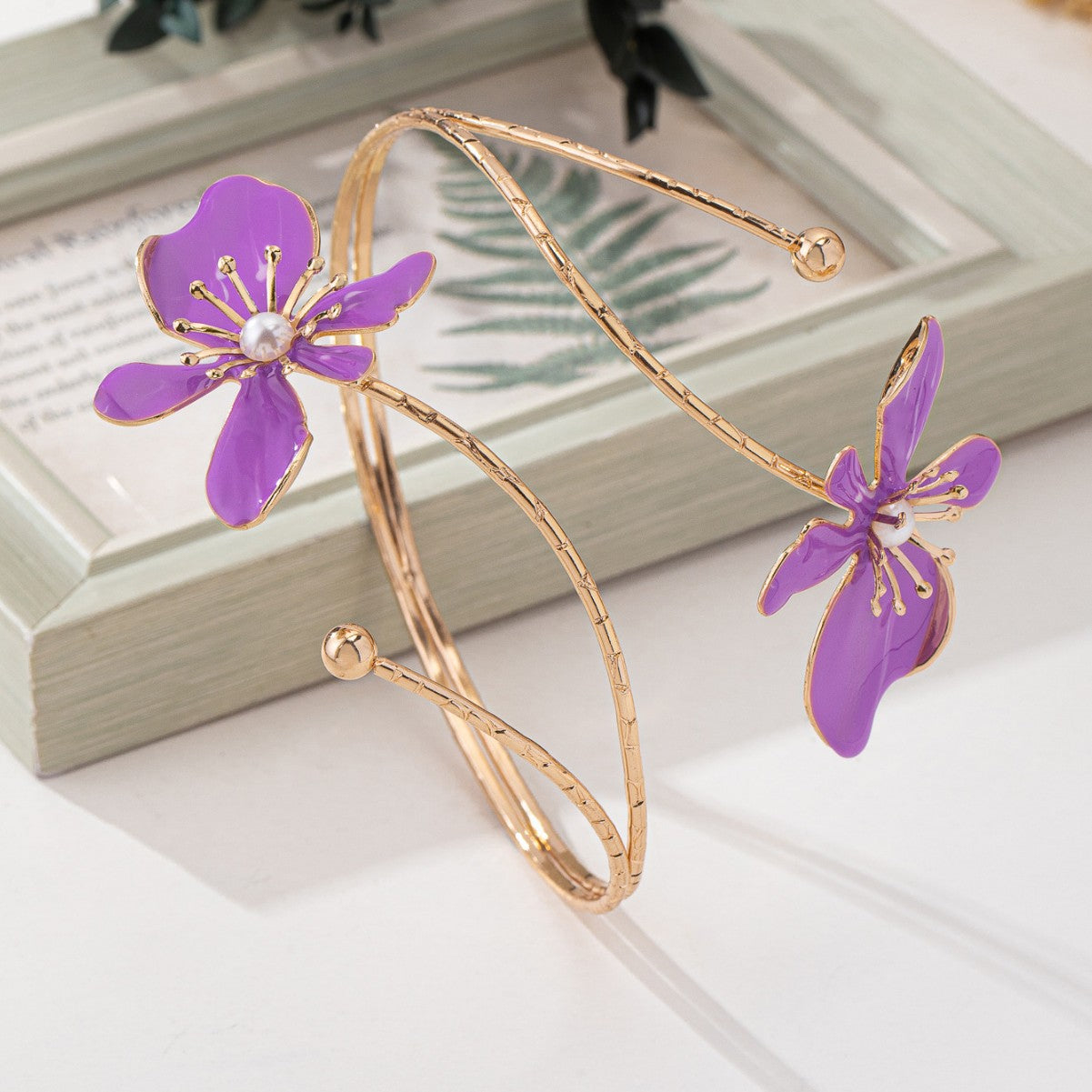 Personalized Fashion Pattern Hollow Armband Lines