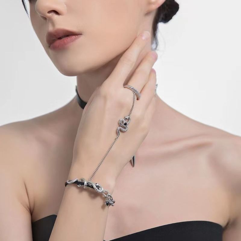 Men's And Women's Fashion Vintage Asymmetric Tassel Snake Wrap Necklace