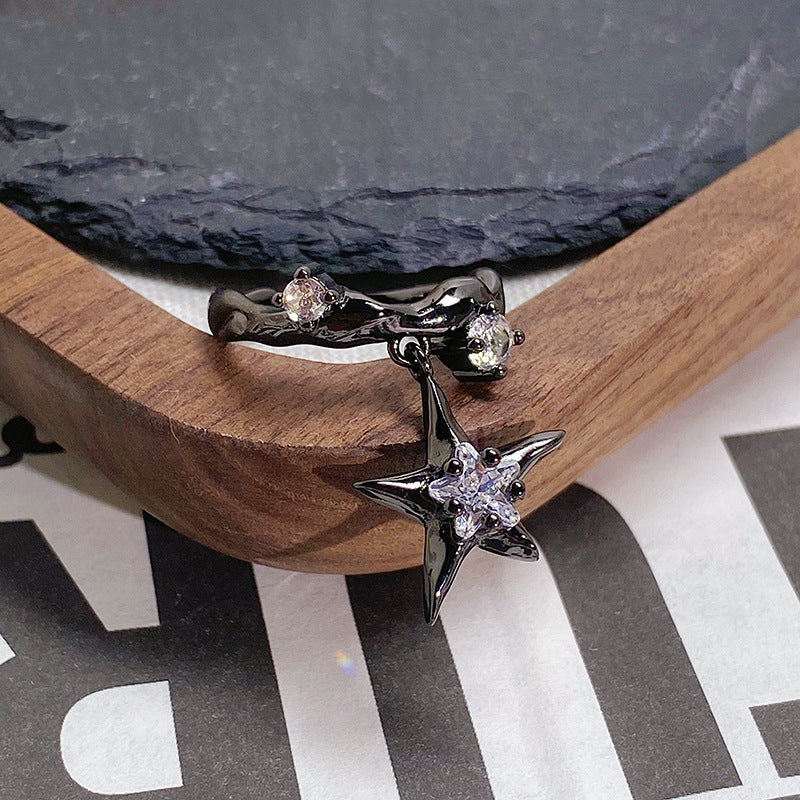 Dark-themed Heart-shaped Adjustable Ring