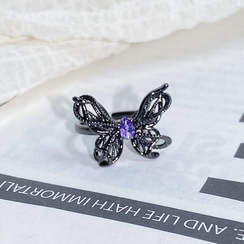 Dark-themed Heart-shaped Adjustable Ring